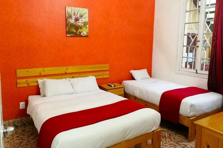 Doble ensuite in Hostel Pirwa Lima, 