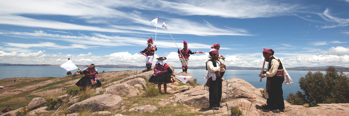 Tour pelas Ilhas dos Uros e Taquile em Puno