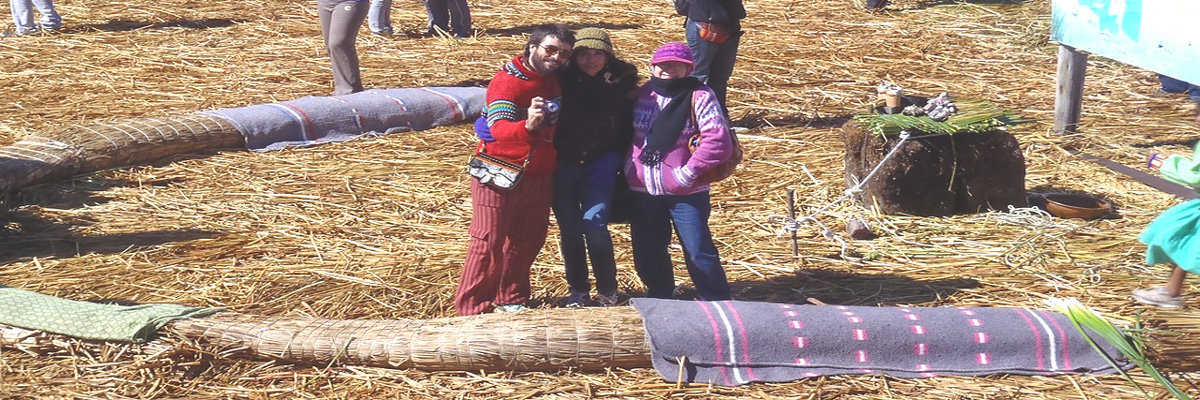 Tour pelas Ilhas dos Uros e Taquile em Puno