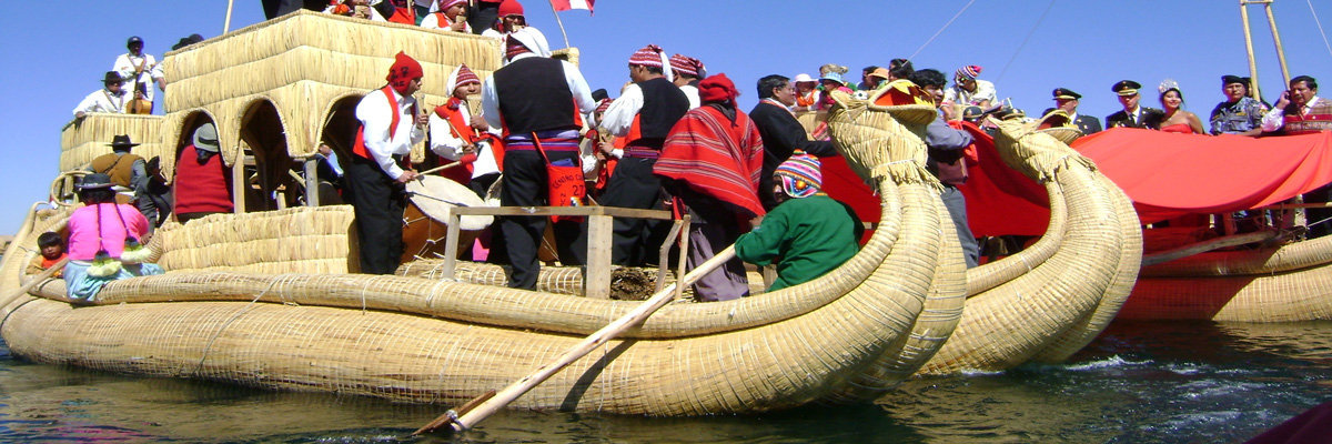 Tour pelas Ilhas dos Uros e Taquile em Puno