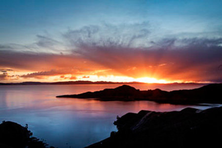 Southern Copacabana and Northen Sun Island