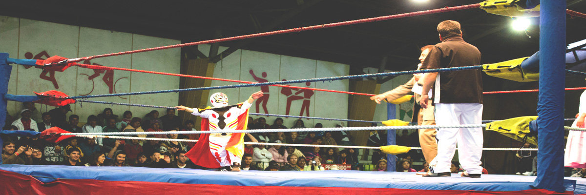Cholitas Wrestling in Bolivia  in La Paz