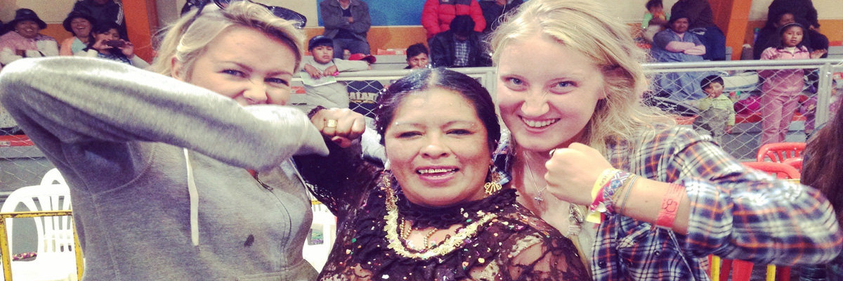 Cholitas Wrestling in Bolivia  in La Paz